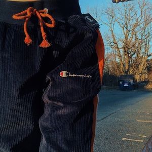 CORDUROY CHAMPION SWEATS🤍